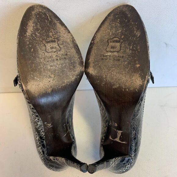 Stuart Weitzman gray snake print Mary Jane Pumps Sz 8.5 - Picture 5 of 7